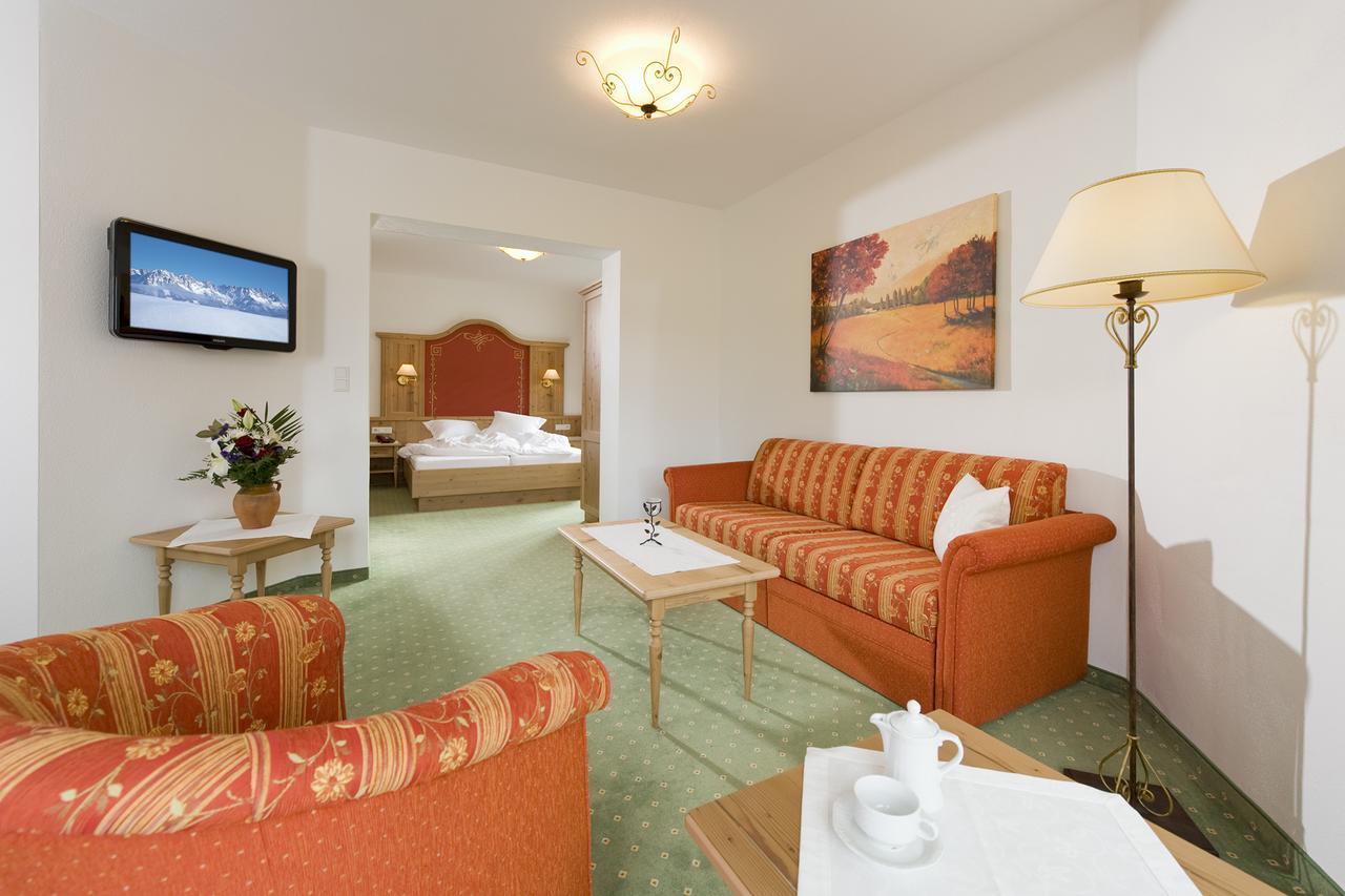 Landhotel Foehrenhof Элльмау Экстерьер фото